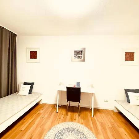 Apartment Welcometomessepremium Three Bedroom Hannover