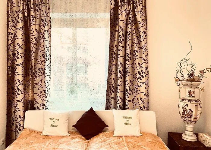 Apartment Welcometomessepremium Three Bedroom