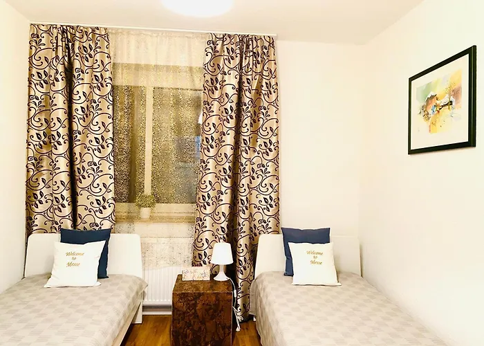 Welcometomessepremium Three Bedroom Apartment *