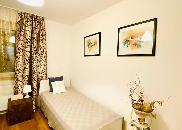 Appartement Welcometomessepremium Three Bedroom