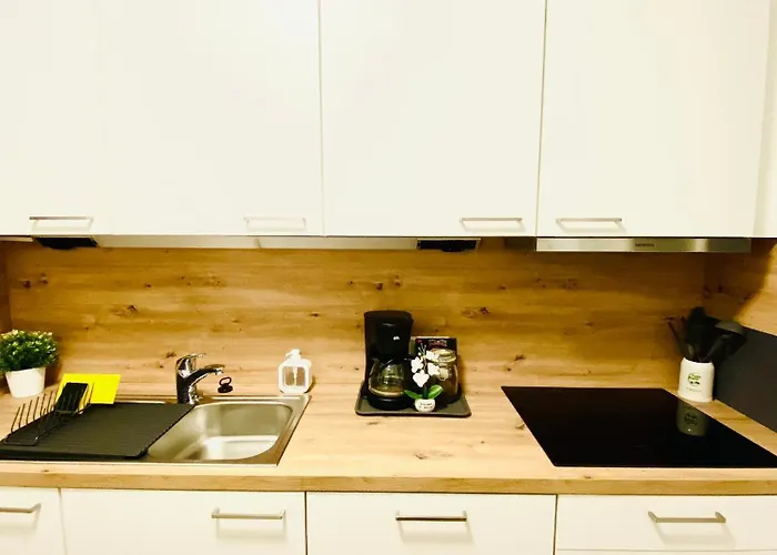 Welcometomessepremium Three Bedroom Apartment *
