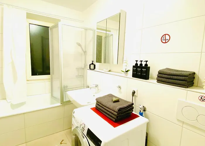 Welcometomessepremium Three Bedroom *