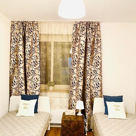 Апартаменты Welcometomessepremium Three Bedroom Ганновер