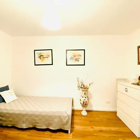 Welcometomessepremium Three Bedroom Apartman Hannover